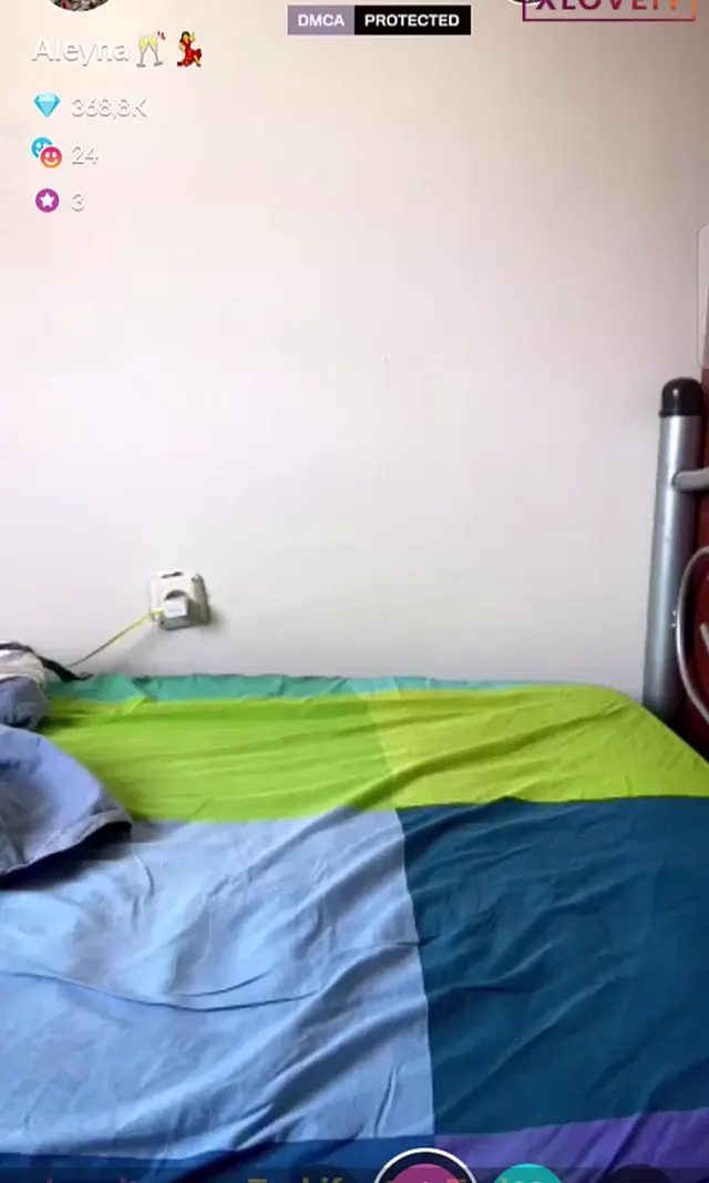 Aleyna — Aleyna ifşa Ateşli dolgun hatundan yayın seyret · sahne 1
