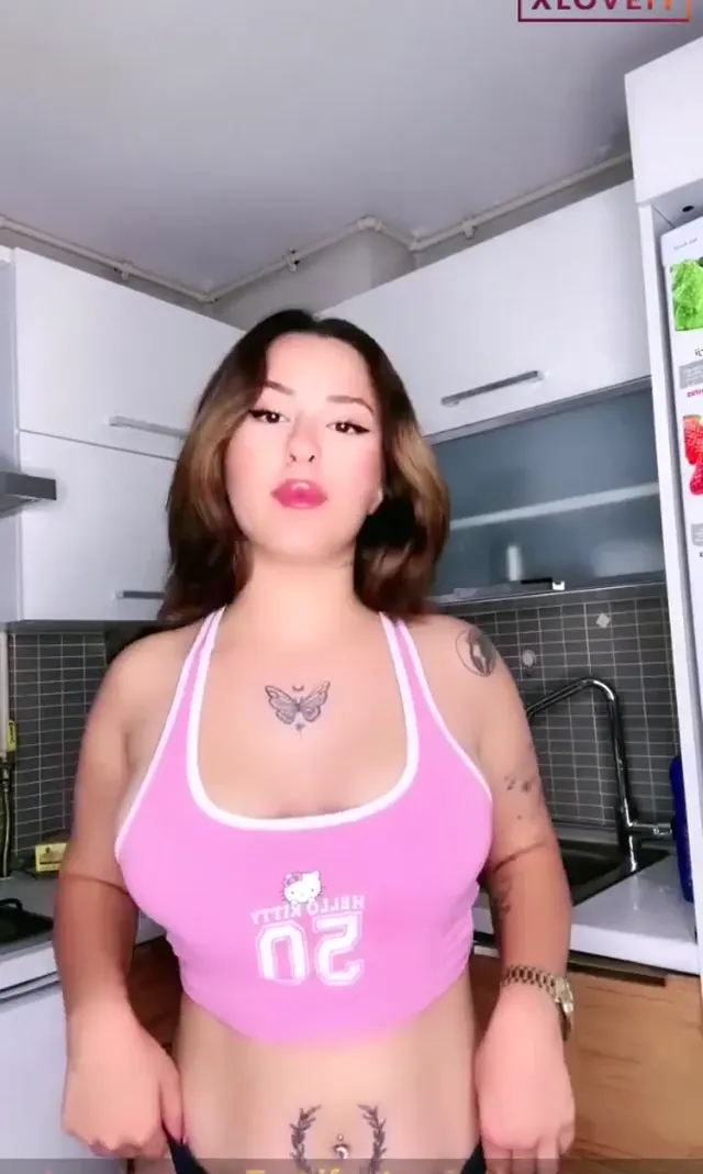 Aleyna Ilgın ifşa Taş gibi hatunun meme avuçladığı yayın — Canlı Yayınlar · sahne 3
