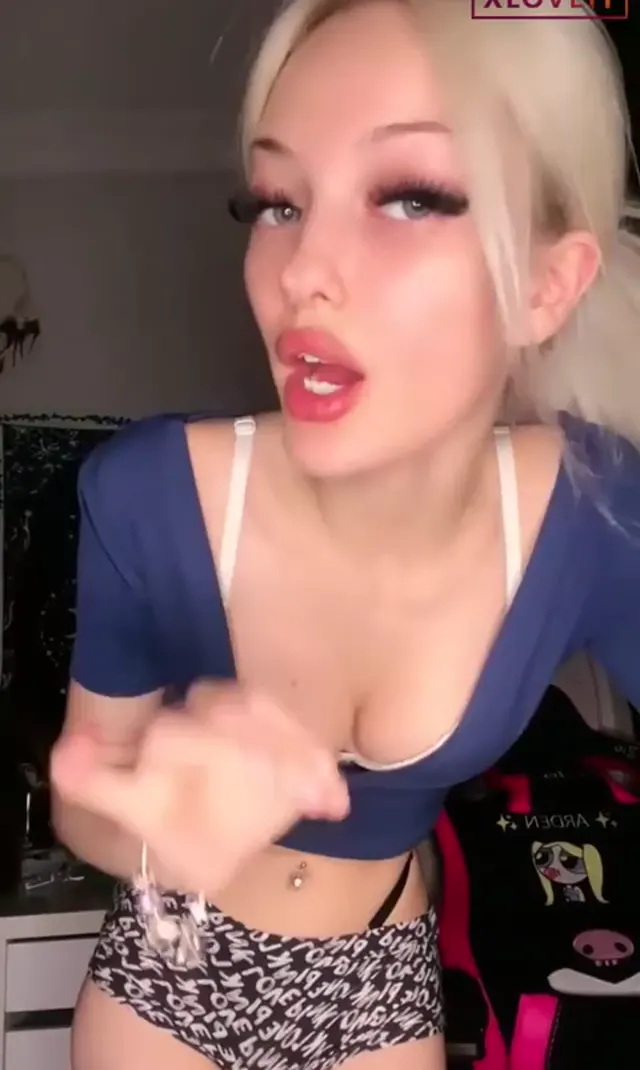 Arden ifşa Kaşar kızın yeni yayın videosu — Tango Arden — Canlı Yayınlar · sahne 1