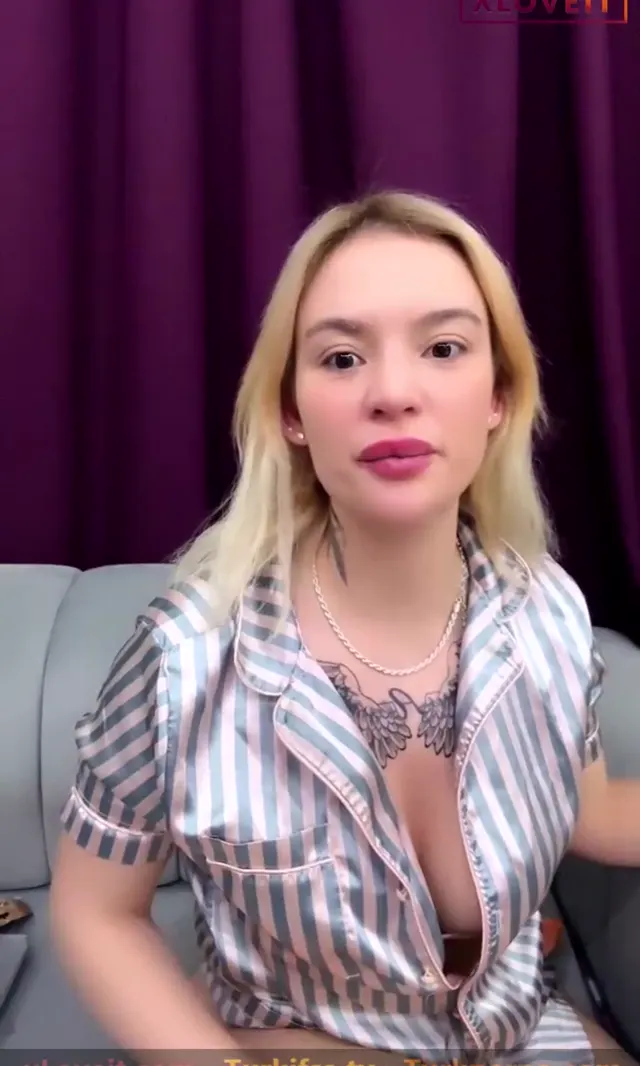 Arzu Yılmaz ifşa Türk milf hatundan gecelikle uzun yayın — Arzu Yılmaz — Canlı Yayınlar · sahne 2