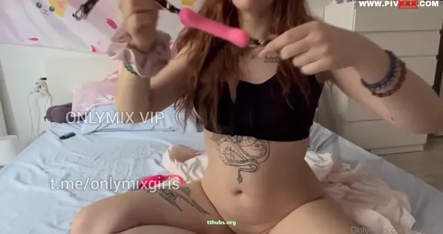 Aslı Şah dildoyla webcamde mastürbasyon yapıyor - Porno Video — Türk ifşa · sahne 3