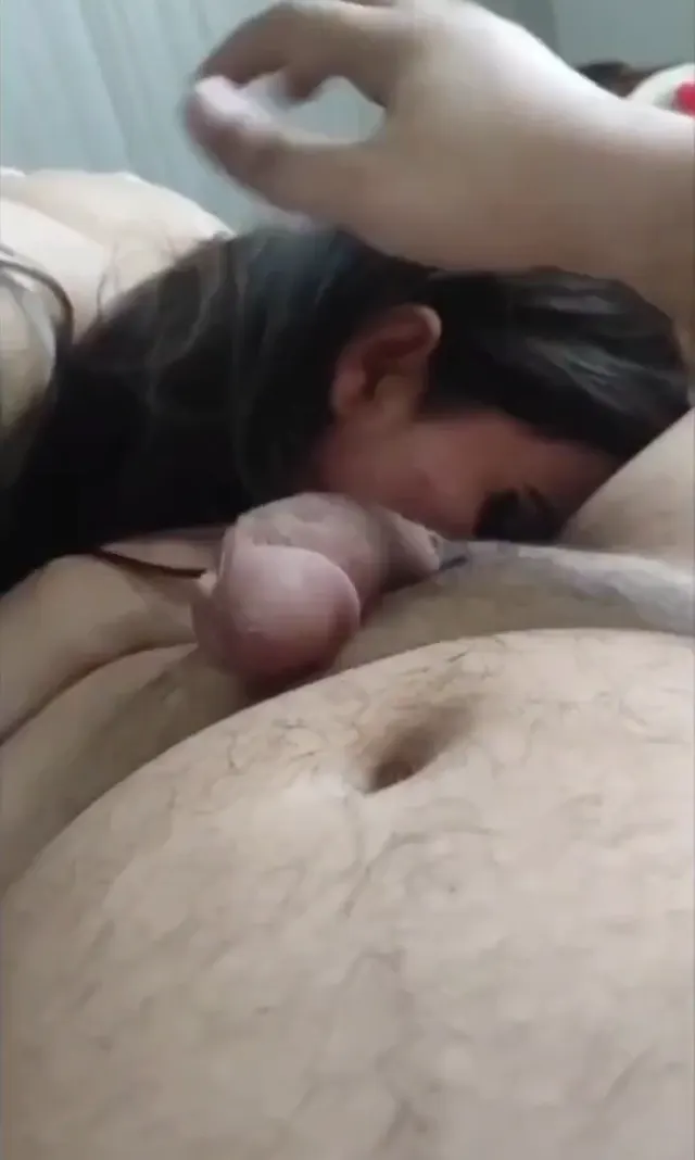 Ateşli sevgilisine sikini taşağını yalattı — Amatör Porno · sahne 3