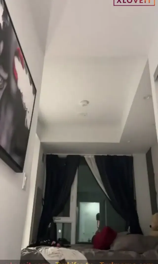 Ayla Günsüz nude Dans ederek soyunup büyük memelerini sergiledi — Ayla Günsüz — Canlı Yayınlar · sahne 2