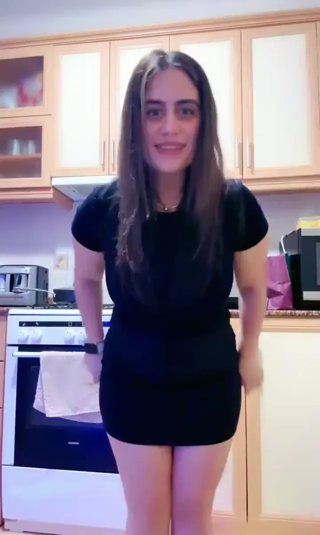 Ayşe Elbi ifşa Milf hatunun yayın videosunu seyret — Ayşe Elbi — Canlı Yayınlar · sahne 1