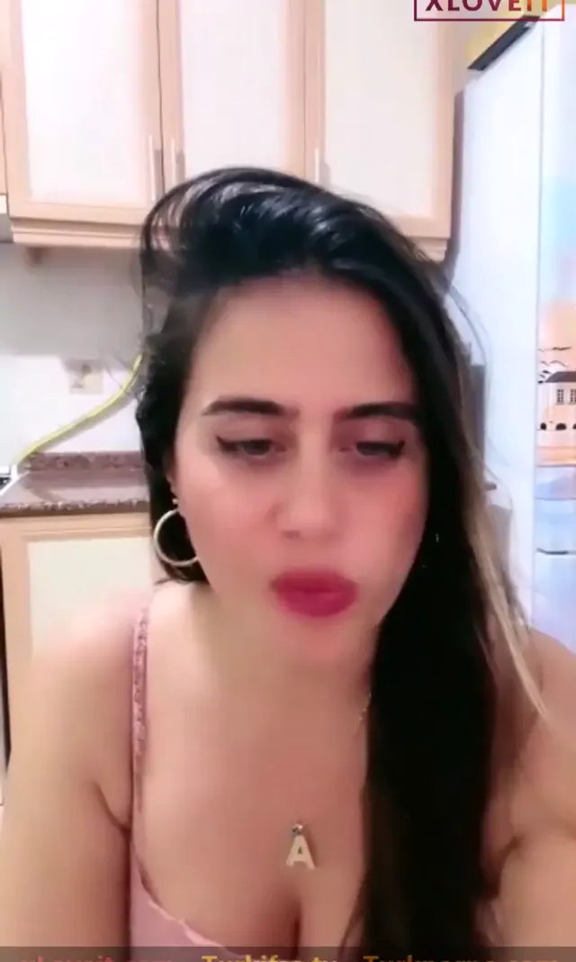Ayşe Elbi ifşa Tango yayında üzerine su döktü — Ayşe Elbi — Canlı Yayınlar · sahne 2