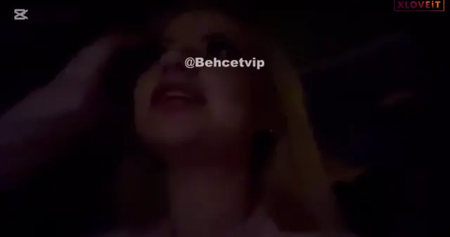 Balkız Özge ifşa Sikişe giderken arabada video çekti — Canlı Yayınlar · sahne 1