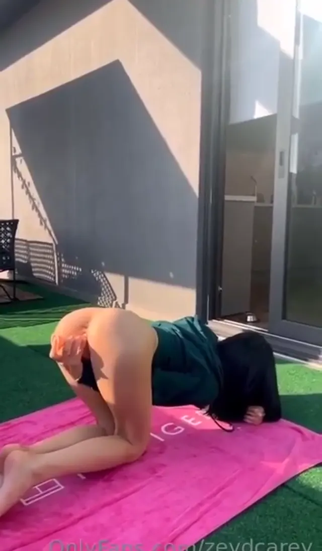Alya Vural ifşa terasta spor yaparken amına dildo soktu — Zeydcarey — Türk ifşa · sahne 3