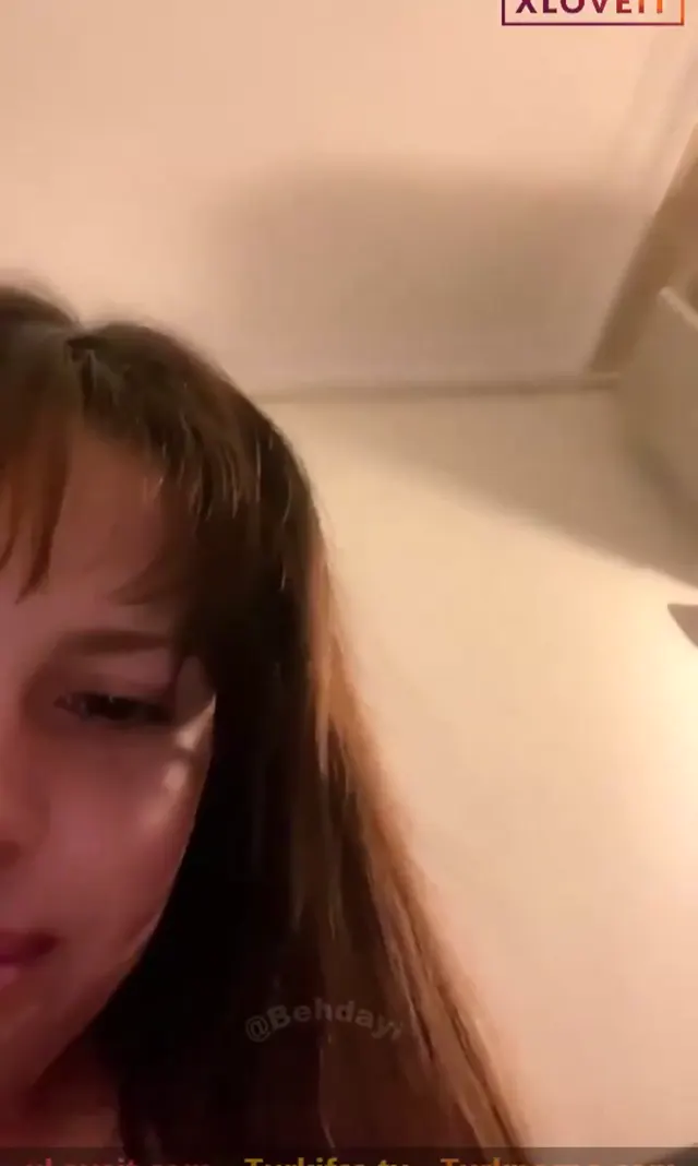 Beren YIlmazer — Beren Yılmazer ifşa Dildosunu yalayıp amcığına sapladı · sahne 3