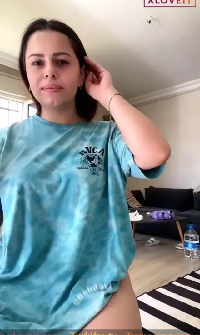 Beren YIlmazer — Beren Yılmazer ifşa Seksi hatun kankasıyla canlı yayında · sahne 3