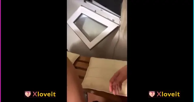 Beste Berk ifşa Yayında sakso seks izle — Beste Berk — Türk Porno · sahne 3