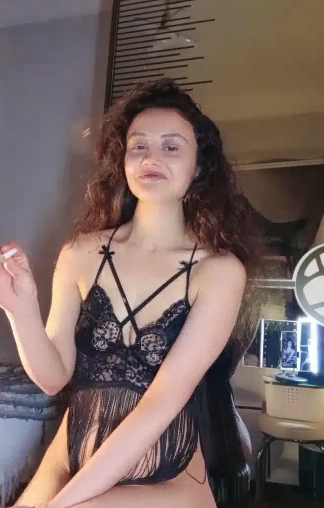 BigAss ifşa Berber kapısı gibi elbisesiyle yayın yaptı — BigAss — Bedava Porno · sahne 3