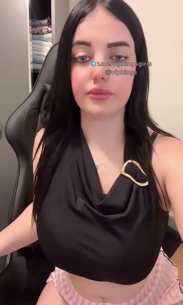 Bigo Alara ifşa Büyük memeli kızın videosu — Canlı Yayınlar · sahne 3