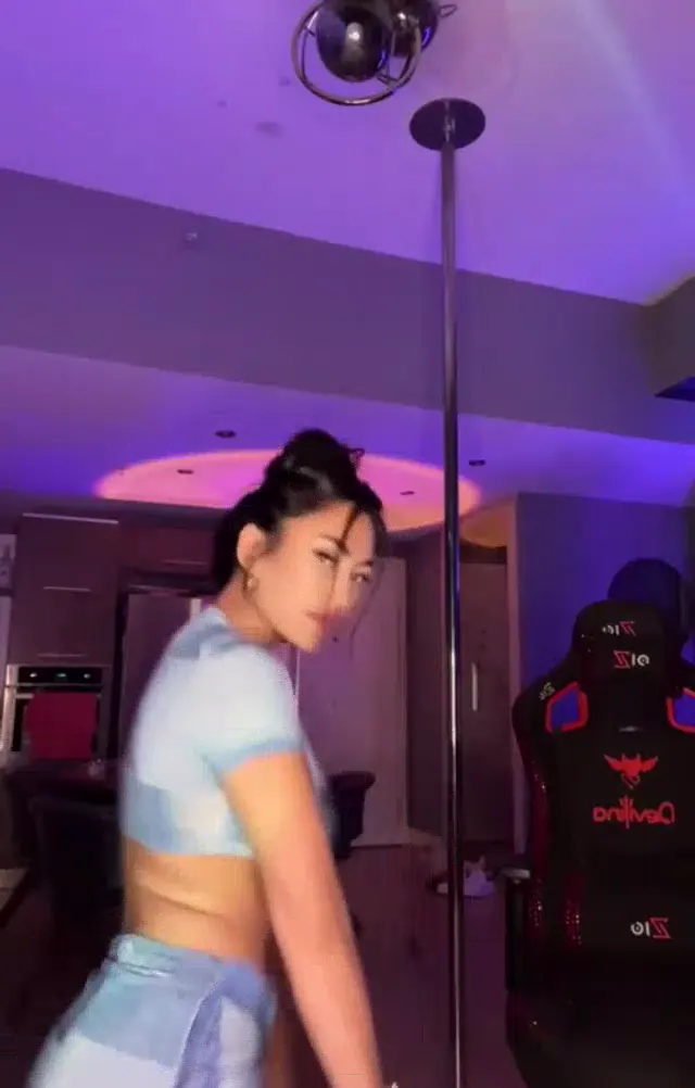 Devilina — Bigo Devilina ifşa Seksi hatundan canlı yayın seyret · sahne 1