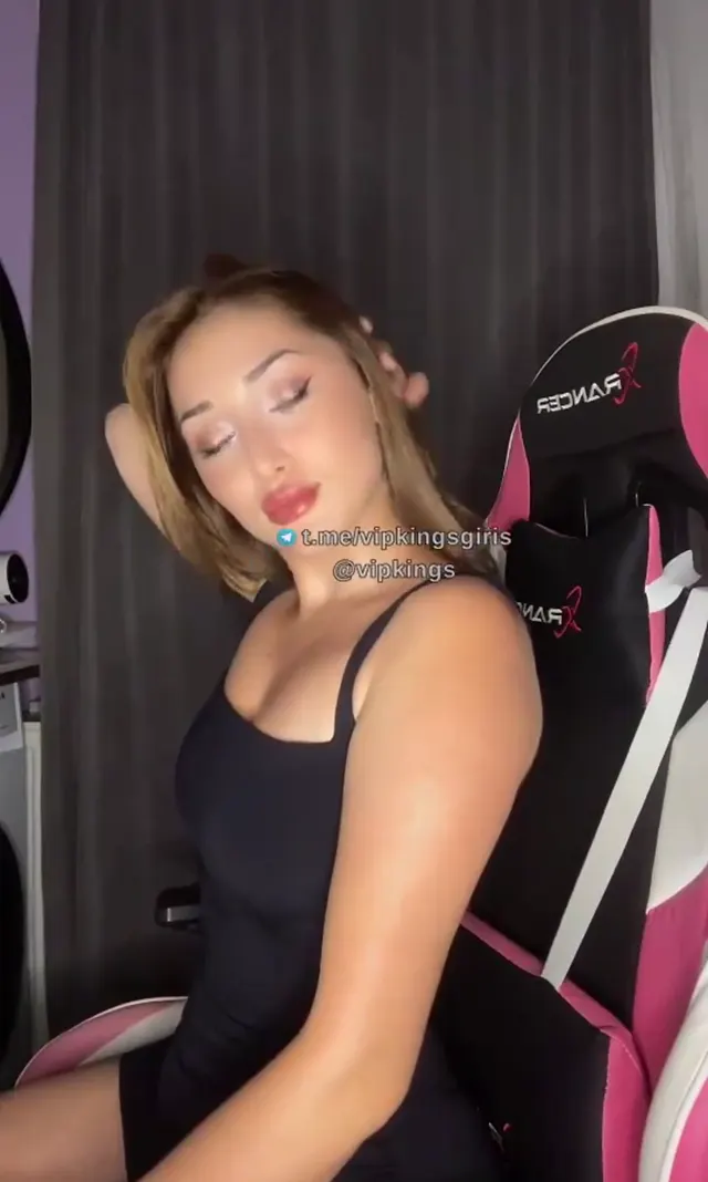 Bigo Eda ifşa Sexy hatunun siyah elbiseli yayını — Canlı Yayınlar · sahne 2