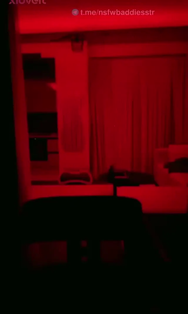 Burcu Yıldız ifşa HD Seksi iç çamaşırlı yaını — Burcu Yıldız — Canlı Yayınlar · sahne 1