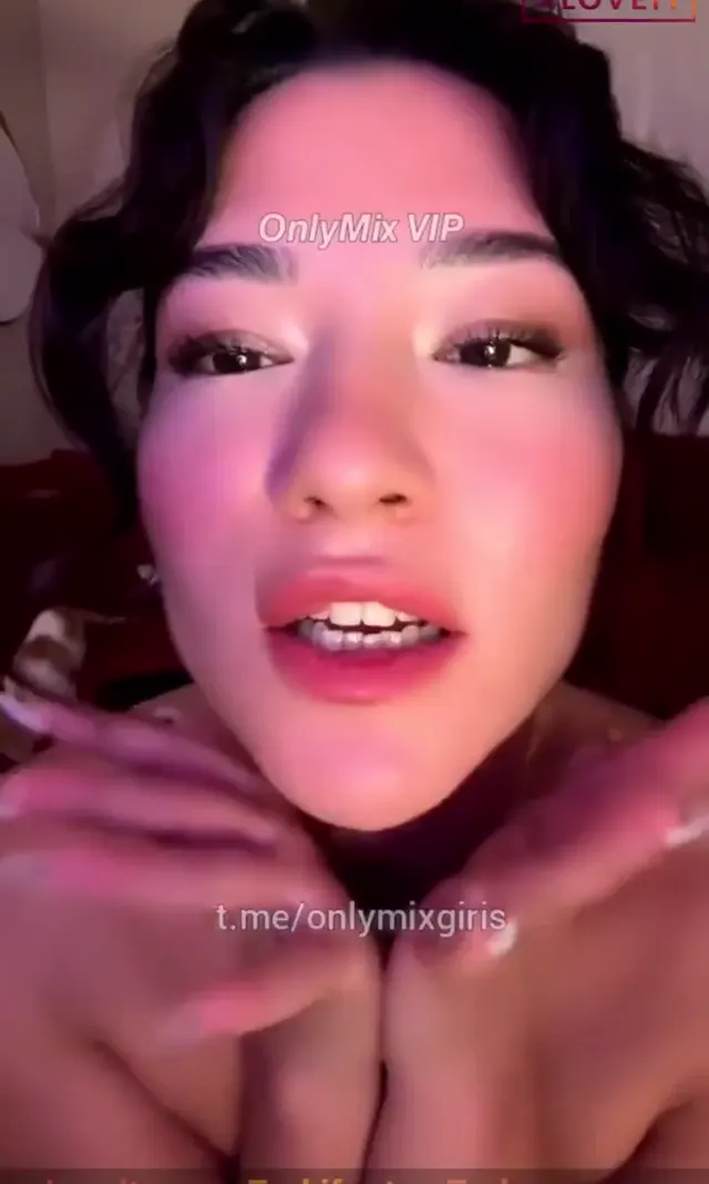 Burcu Yıldız ifşa Özel yayında koca götüyle twerk yaptı — Burcu Yıldız — Canlı Yayınlar · sahne 3
