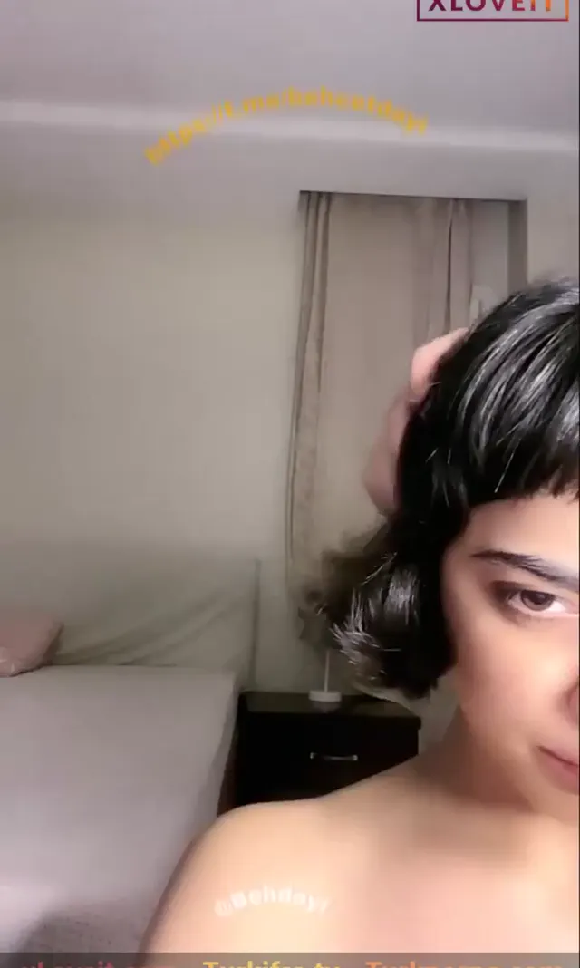 Tango Pelin ifşa Kocaman memelerini avuçlayıp dil attı — Tango Pelin — Canlı Yayınlar · sahne 1