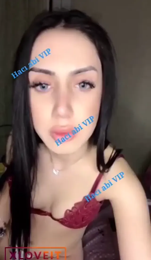 Cansu Bade Taş ifşa Amcık parmaklama videosu çekti — Canlı Yayınlar · sahne 3