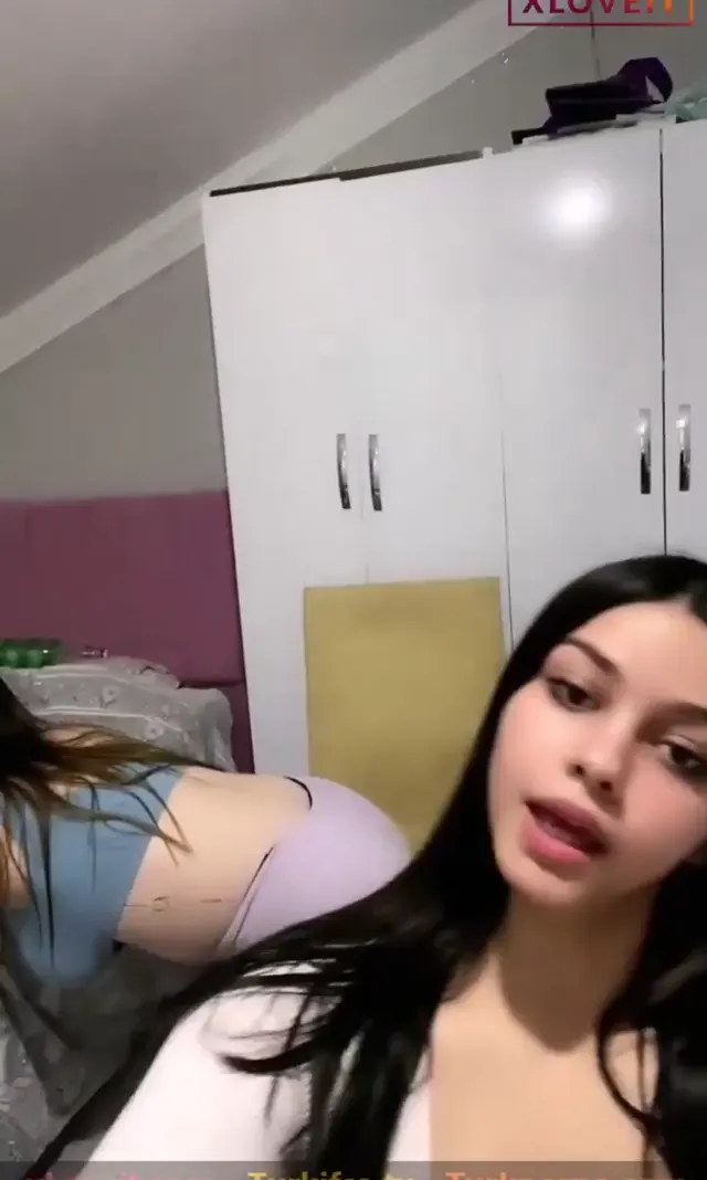 Cansu Toklu ifşa 2 Üniversiteli hatun canlı yayında — Canlı Yayınlar · sahne 3