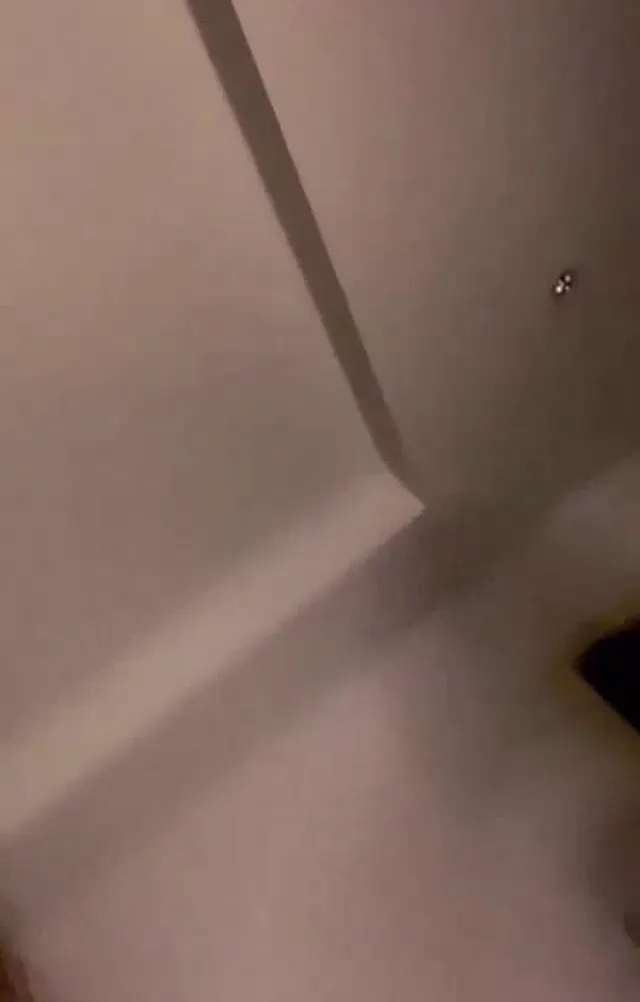 Celine ifşa Işıkları kapalı odada gölge oyunu yaptı — Tango Celine — Bedava Porno · sahne 1