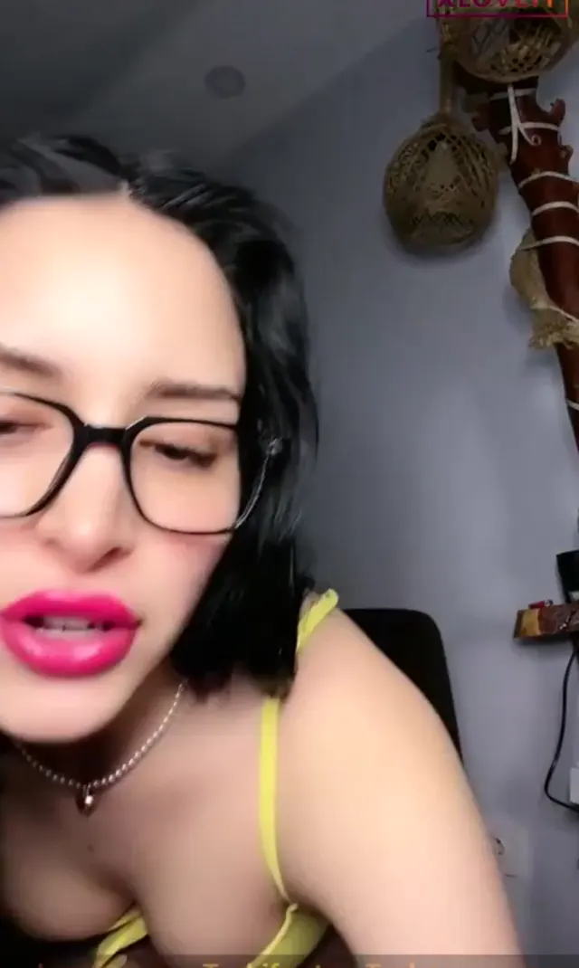 Ceren Queen ifşa Sexy dansıyla büyüledi — Cerenqueen — Canlı Yayınlar · sahne 1