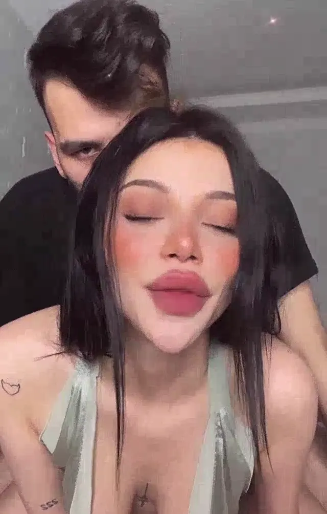 Cerhawk ifşa Doggy pozisyonda manitası ittirdi — Cerhawk — Bedava Porno · sahne 3