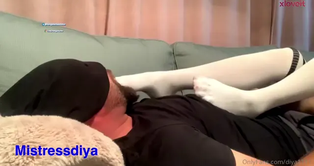 Diya1111 ifşa Türk MistressDiya videoları Part 6 — Mistress Diya — Türk ifşa · sahne 1