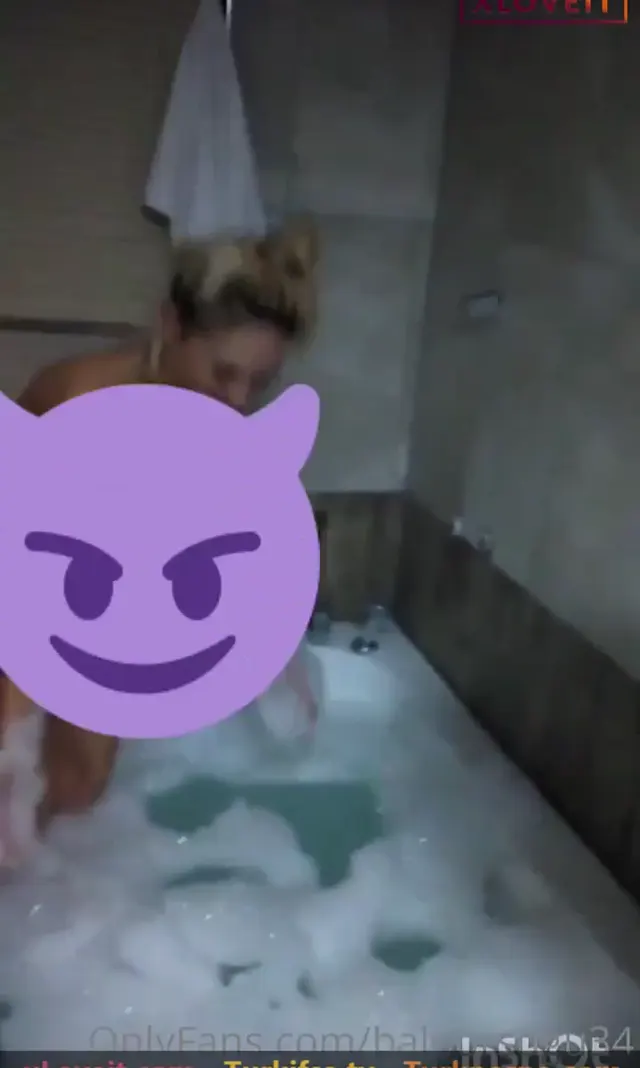 Dul Sikiş Balporsugu34 göte paspas çekip sikti — Balporsugu34 — Amatör Porno · sahne 1