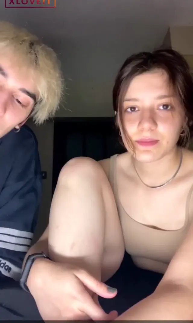 Ece Batu — Ece Batu Porno HD Genç sevgililerden sevişme · sahne 3