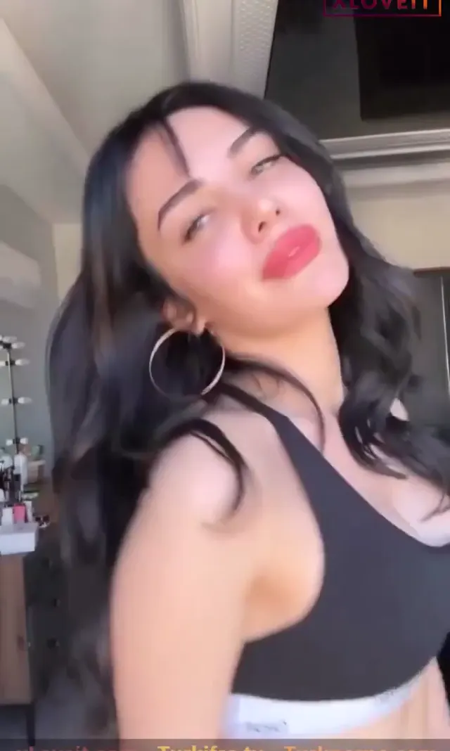 Ece Ronay — Ece Ronay ifşa Seksi hatunun videolarını seyret · sahne 1
