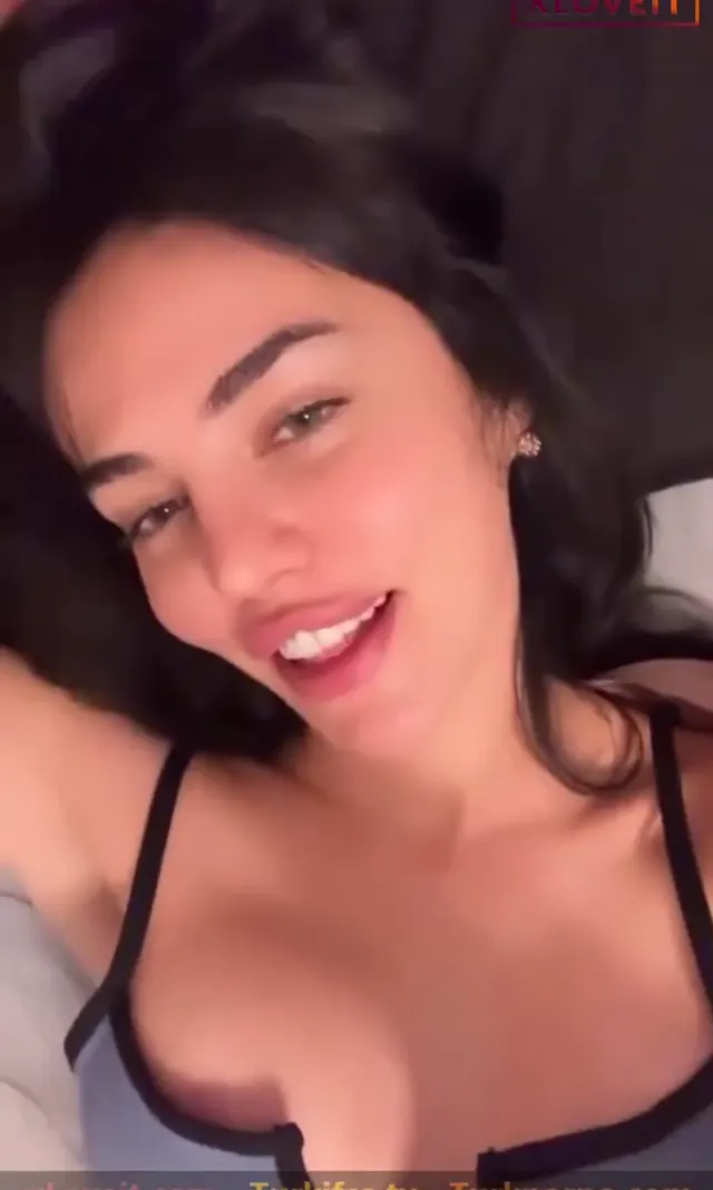 Ece Ronay — Ece Ronay ifşa Seksi hatunun videolarını seyret · sahne 2
