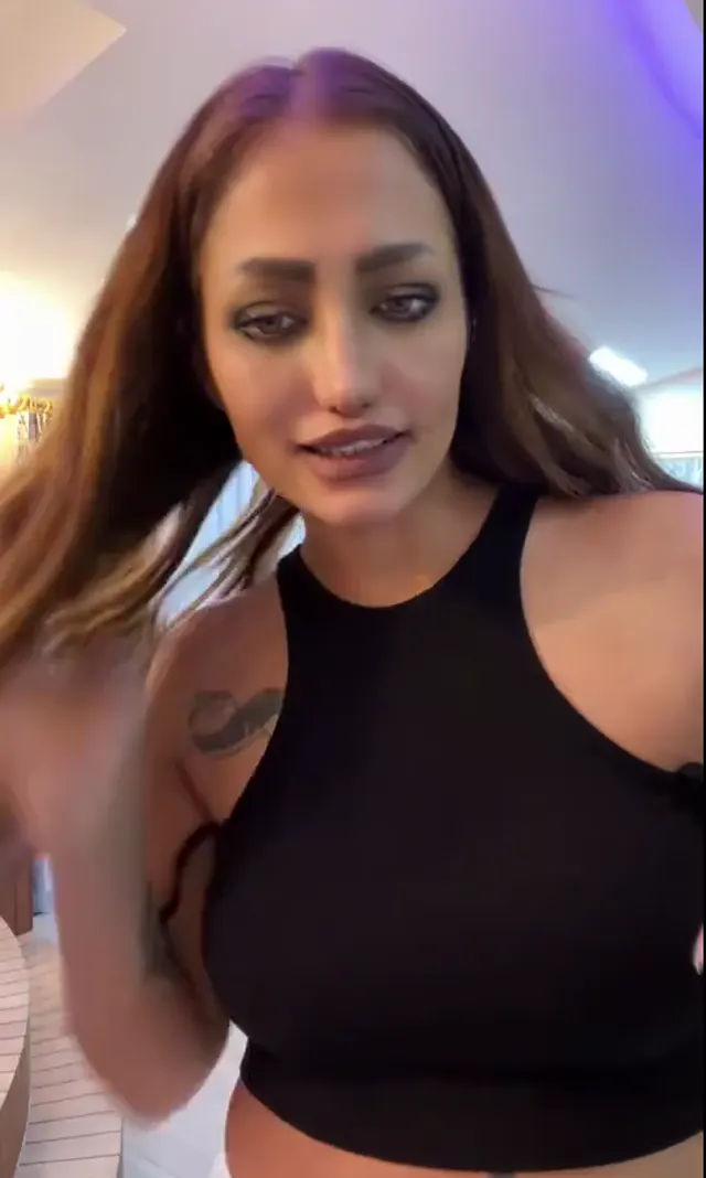 Eyşan Bigo — Eyşan Bigo Live 10 · sahne 3