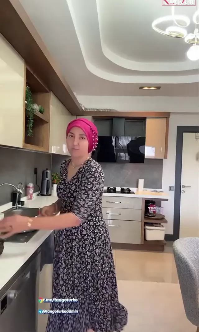 Fatma ile Her Telden Canlı yayın videosu Vol 1 — Fatma ile Her Telden — Canlı Yayınlar · sahne 1