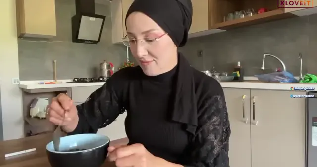 Fatma ile Her Telden ifşa Canlı yayın Vol 11 seyret — Fatma ile Her Telden — Canlı Yayınlar · sahne 2