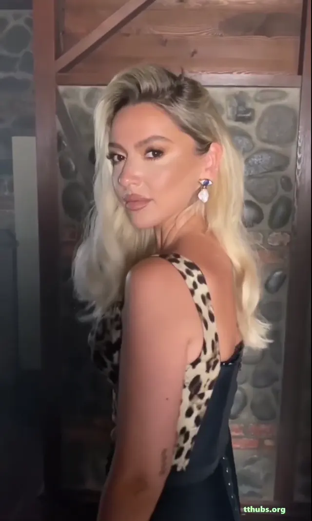 Hadise 1 #Hadise — Türk ifşa · sahne 1