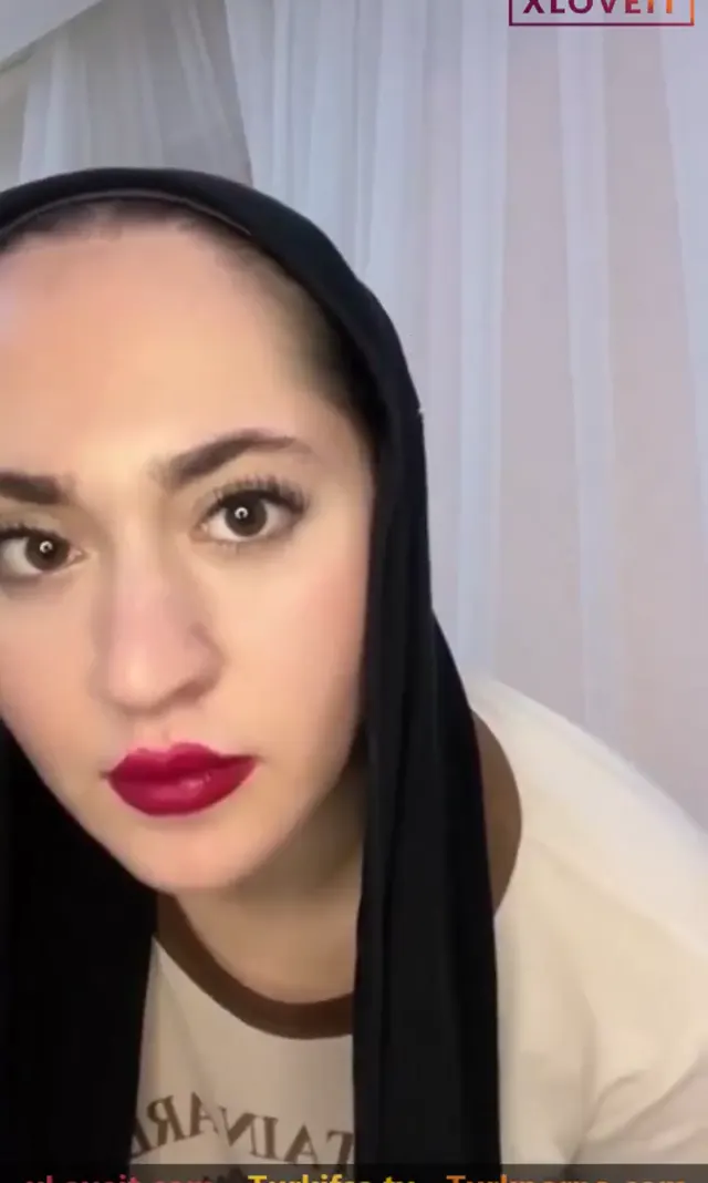 Hazal Kılınç ifşa Tango Türbanlı Full yayın seyret — Hazal Kılınç — Türk ifşa · sahne 3