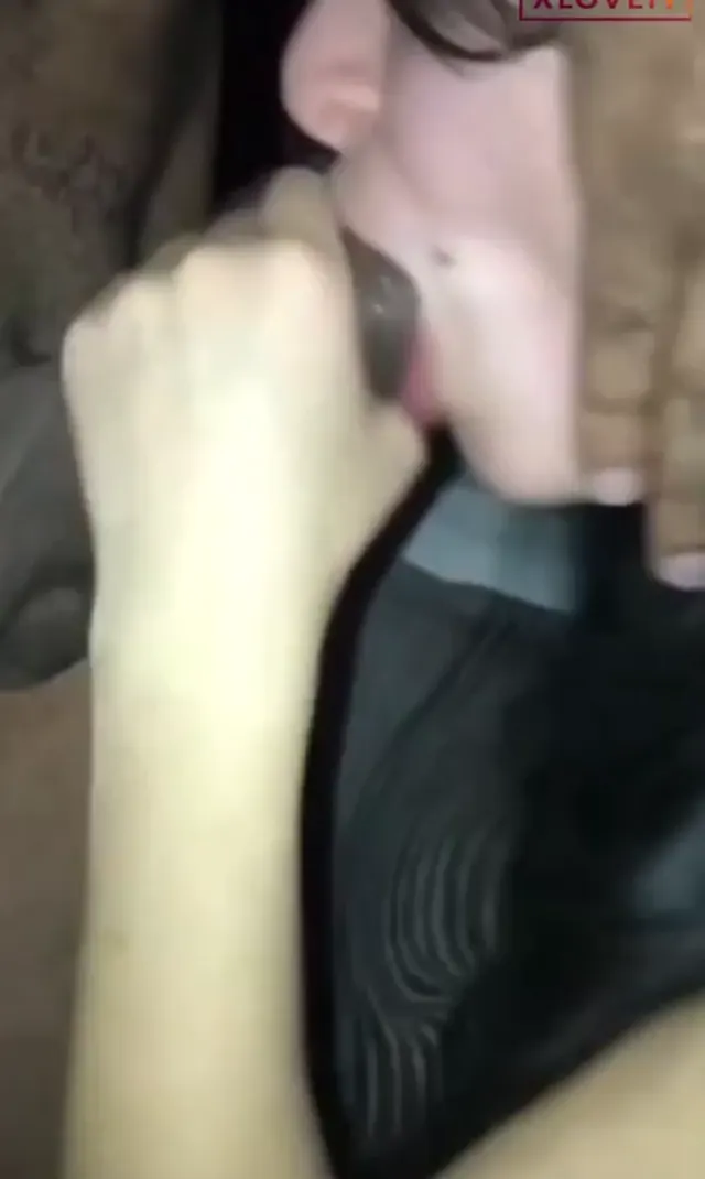 HD Porno Esmer hatun kalın büyük yarrağı aldı — Konulu Porno · sahne 1