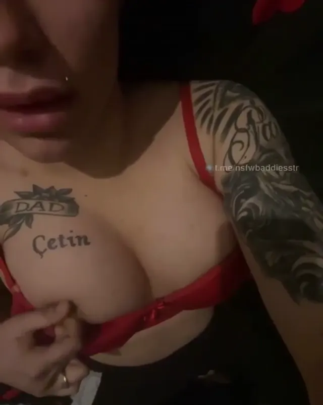 Karancan ifşa – Meme temalı yayın videosu — Canlı Yayınlar · sahne 2