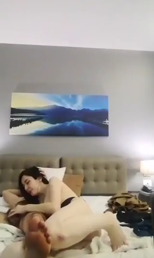 Kekoya otelde veren hanım kız — Amatör Porno · sahne 1