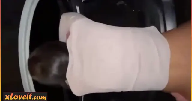 Kızı takip edip kandırdı arabada sikti — Amatör Porno · sahne 3