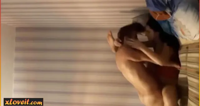 Kızın içine boşalıp kalıyor öyle — Amatör Porno · sahne 2