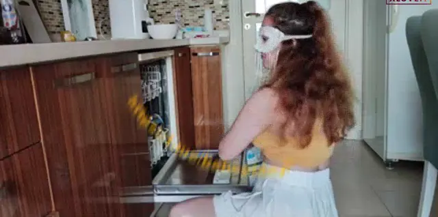 Kraliçenin Hayatı ifşa Katıl Youtube Part 1 seyret — Kraliçenin Hayatı — Bedava Porno · sahne 1