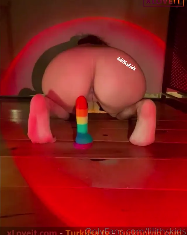 Lilithskids ifşa 6 farklı Onlyfans içeriği — Lilithskids — Türk ifşa · sahne 2