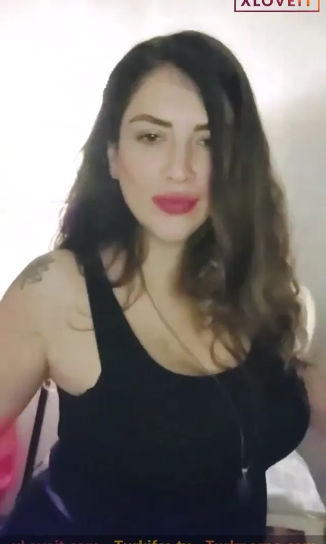 Lilly W ifşa Seksi olgun Türk hatunun canlı yayını — Tango Lily W — Canlı Yayınlar · sahne 2