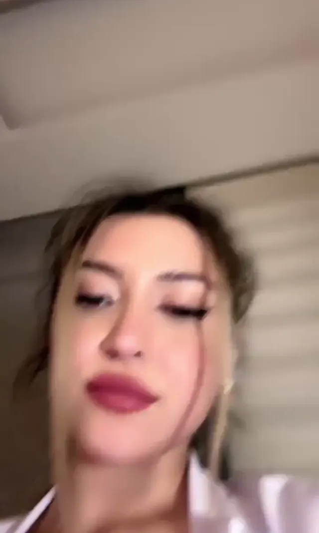 Maritta — Maritta ifşa nude Tango canlı yayın seyret · sahne 1