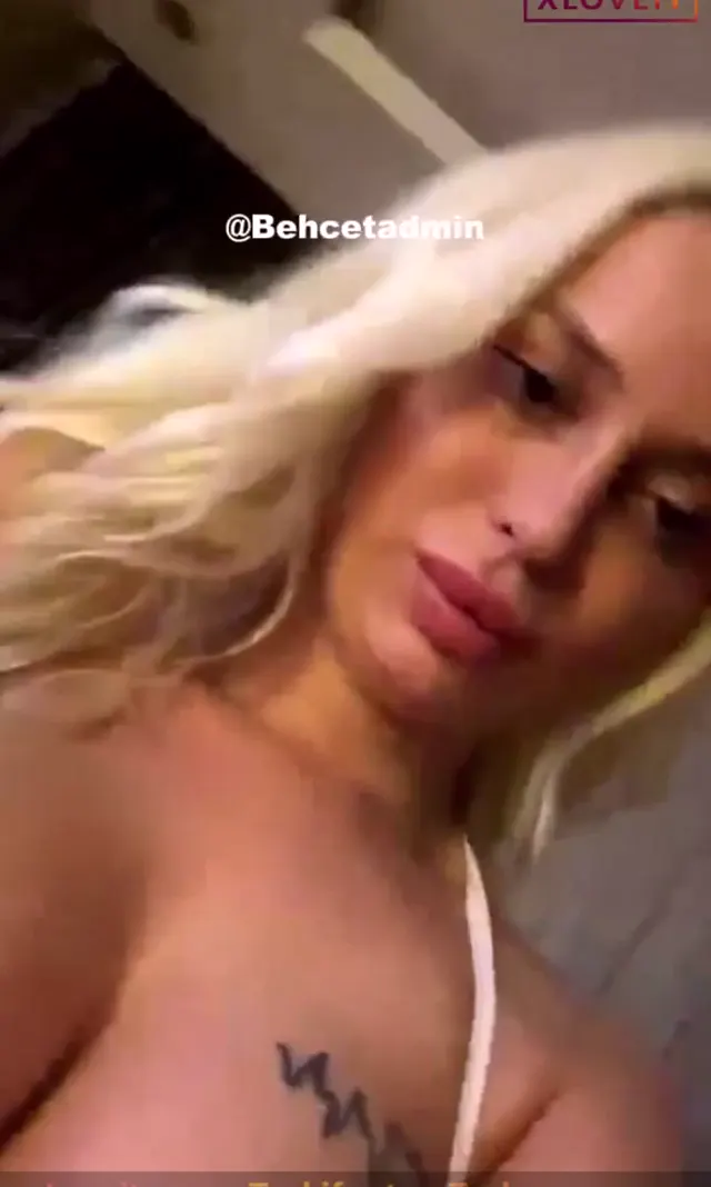 Merve Sanay ifşa Fenomen hatundan nude video — Merve Sanay — Canlı Yayınlar · sahne 1