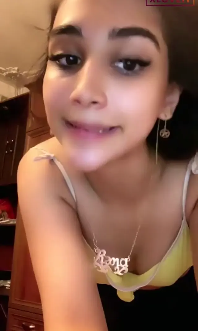 Nazlıgül — Nazlıgül ifşa Güzel kız odasında kalça show yaptı · sahne 3