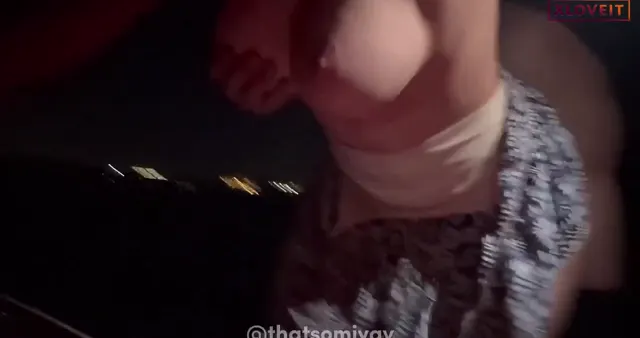 Outdoor Porno Neslihan Güneş gece yarısı dışarda sikildi — Neslihan Güneş — Amatör Porno · sahne 1