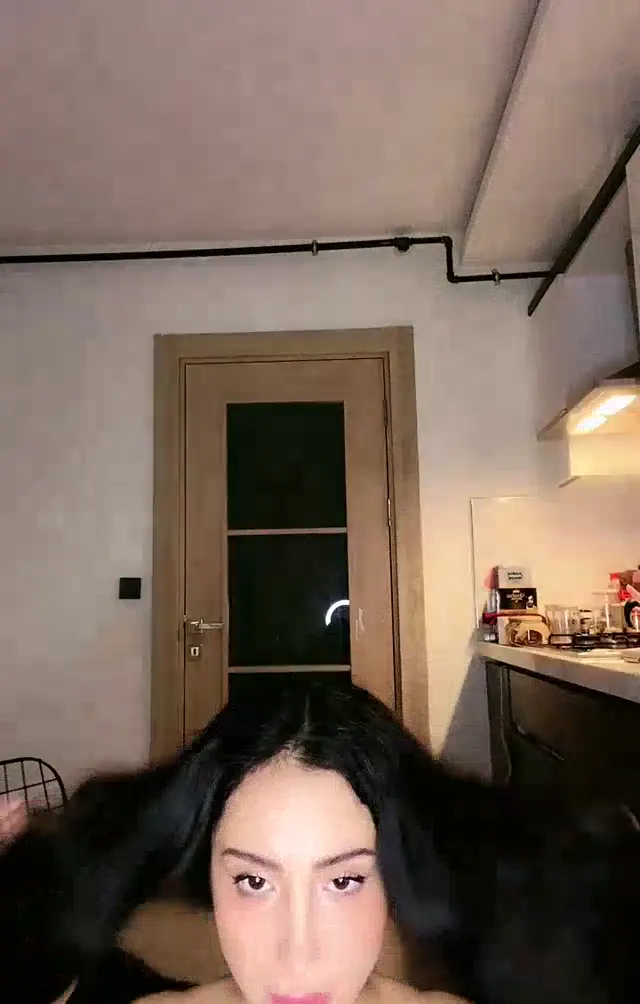Tango Pabirli — Tango Pabirli ifşa Sexy hatunun yayınını seyret · sahne 3