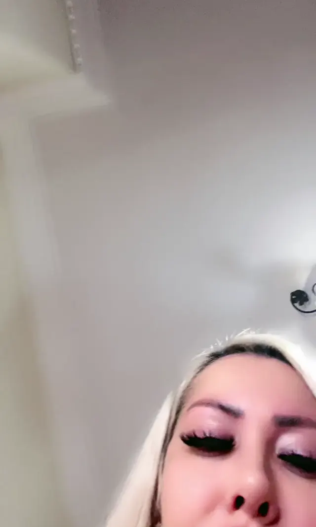 Paris Sins ifşa ilçin hanımdan nude yayın seyret — ilçin Karagöz — Canlı Yayınlar · sahne 1